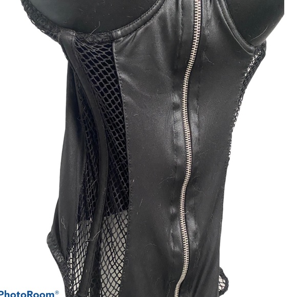 Gothic Fishnet Corset with Garters - Picture 3 of 4